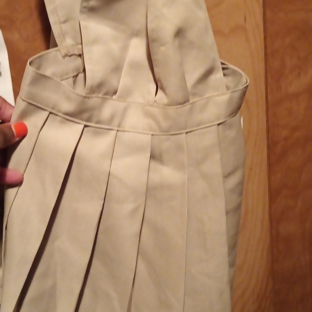 Uniform dresses - Picture 6 of 7